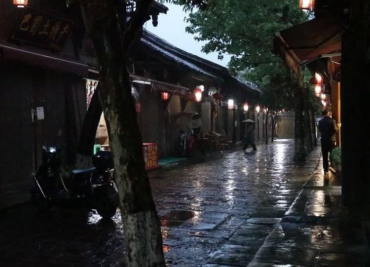 泰山队队内对抗赛调整状态，新外援打进两球，国脚下周归队合练